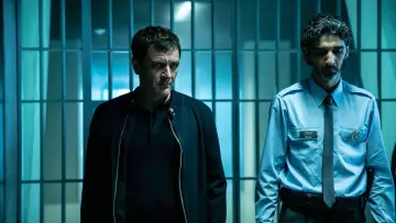 Zasłona do filmu "Podwójne morderstwo: cisza białego miasta" #353397