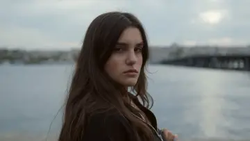 Zasłona do filmu "Łokieć" #191830