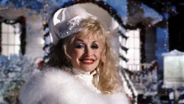 Zasłona do filmu "Dolly Parton... Christmas at Home" #1831402