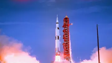 Zasłona do filmu "Apollo 11" #378653