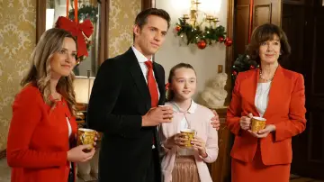 Zasłona do filmu "Gwiazdka w Pałacu" #425125