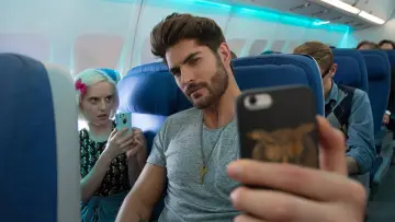 Zasłona do filmu "Airplane Mode" #1037047