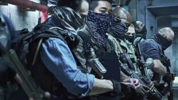 Zasłona do filmu "PMC: 더 벙커" #429340