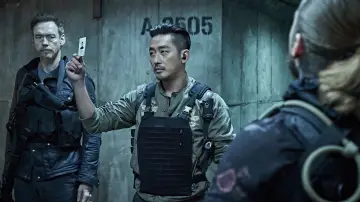 Zasłona do filmu "PMC: 더 벙커" #429343