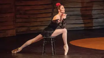 Zasłona do filmu "Bolshoi Ballet: Carmen Suite / Petrushka" #1803791