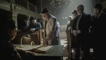 Zasłona do filmu "Ei koskaan yksin" #537248