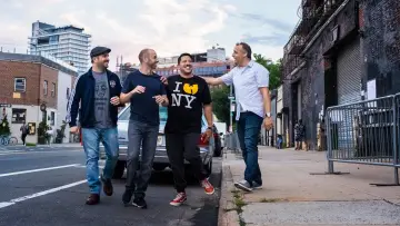 Zasłona do filmu "Impractical Jokers: The Movie" #465911