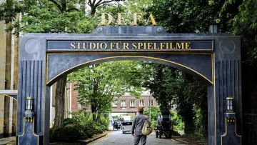 Zasłona do filmu "Fabryka marzeń" #1106233