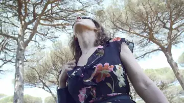 Zasłona do filmu "Ma Nudité Ne Sert à Rien" #1792629