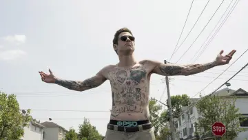 Zasłona do filmu "Król Staten Island" #245901