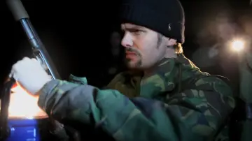 Zasłona do filmu "Torn: A Shock Youmentary" #1174374