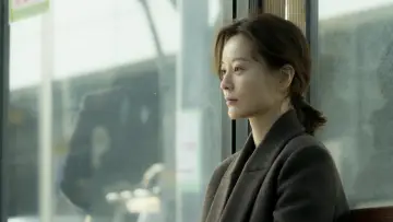 Zasłona do filmu "KIM JI-YOUNG, URODZONA W 1982" #360437