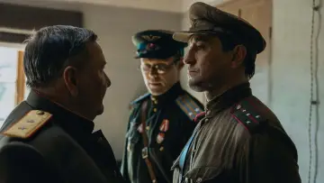 Zasłona do filmu "Август" #869382