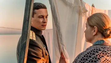 Zasłona do filmu "Август" #869396