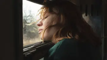 Wideo do filmu Hytti nro 6 — Купе номер 6 – трейлер