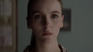 Zasłona do filmu "Rose Plays Julie" #1623260
