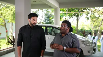 Zasłona do filmu "கோமாளி" #805631