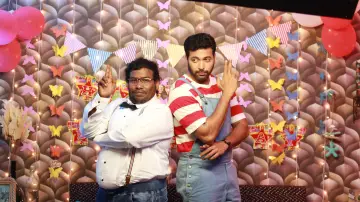 Zasłona do filmu "கோமாளி" #805633