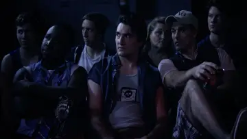 Zasłona do filmu "Mass Hysteria" #734477