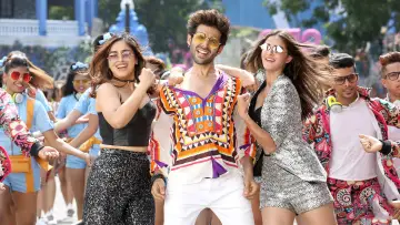 Zasłona do filmu "पति पत्नी और वो" #817707