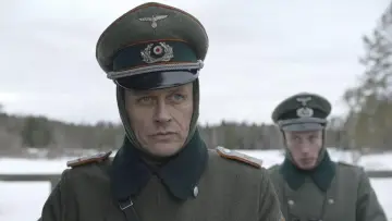 Zasłona do filmu "Lotnik" #435770