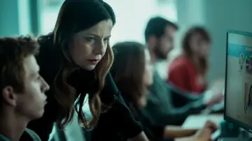 Zasłona do filmu "Sala samobójców. Hejter" #253001