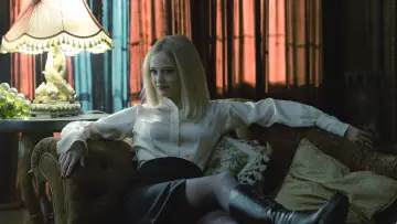 Zasłona do filmu "Mroczne cienie" #1644509