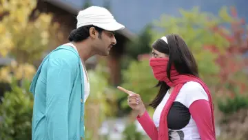 Zasłona do filmu "డార్లింగ్" #819455
