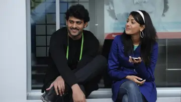 Zasłona do filmu "డార్లింగ్" #819458