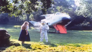 Zasłona do filmu "Unidentified Flying Oddball" #1587859