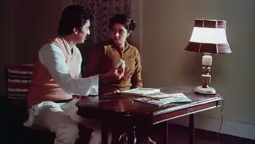 Zasłona do filmu "மூன்றாம் பிறை" #1158573