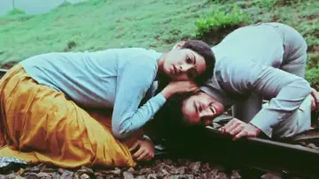 Zasłona do filmu "மூன்றாம் பிறை" #1880973