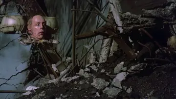 Zasłona do filmu "Dollman" #496321