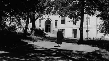 Zasłona do filmu "Kobiety czekają" #1137046