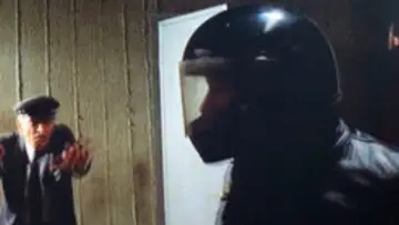 Zasłona do filmu "La polizia chiede aiuto" #1658333