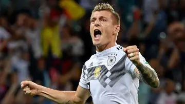 Zasłona do filmu "Kroos" #1172950