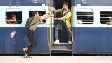 Zasłona do filmu "शुभ मंगल ज़्यादा सावधान" #939647