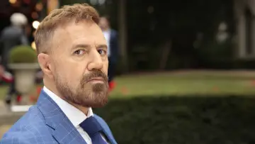 Zasłona do filmu "Bohater miesiąca" #375290