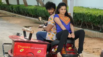 Zasłona do filmu "பித்தல மாத்தி" #503508