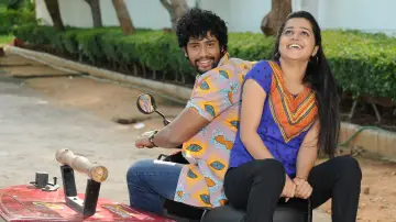 Zasłona do filmu "பித்தல மாத்தி" #503509