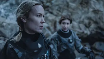 Zasłona do filmu "Pod powierzchnią" #263975