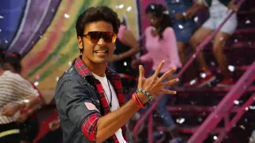 Zasłona do filmu "பட்டாஸ்" #1883342