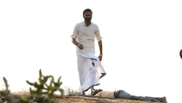 Zasłona do filmu "பட்டாஸ்" #1883344