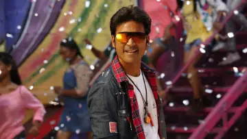 Zasłona do filmu "பட்டாஸ்" #1883348