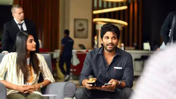 Zasłona do filmu "అల వైకుంఠపురములో" #399392