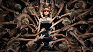 Zasłona do filmu "Escaping the NXIVM Cult: A Mother