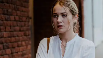 Zasłona do filmu "Escaping the NXIVM Cult: A Mother