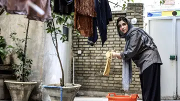 Zasłona do filmu "هفت و نیم" #1162978