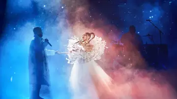 Zasłona do filmu "Nie patrz w górę" #238174