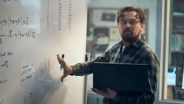 Zasłona do filmu "Nie patrz w górę" #615199